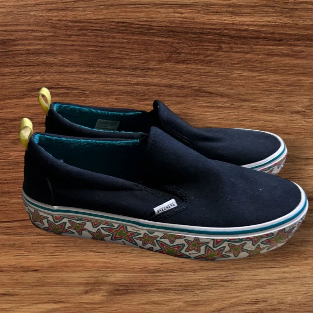 Skechers x Dr. Suess rare black platform slip on sneakers - Picture 2 of 4